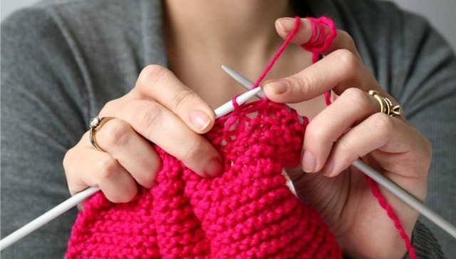 1516427595 woman knitting