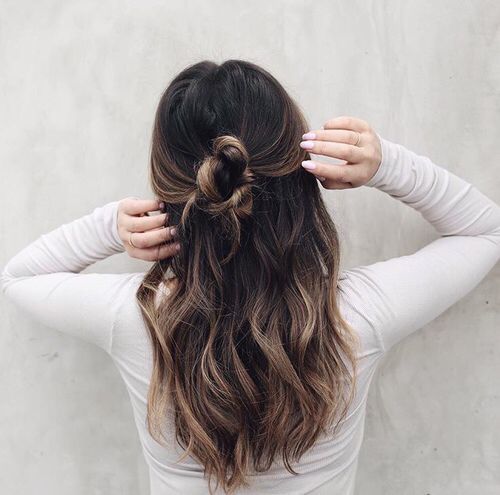 1516763748 07 dark almost black hair with brown and bronde balayage looks interesting