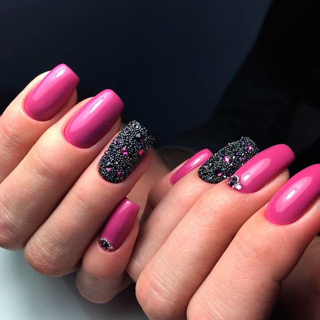 1517644552 ways wear hot pink nails 1