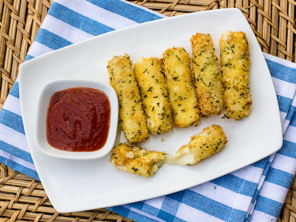 1447244177 mozzarella sticks 10