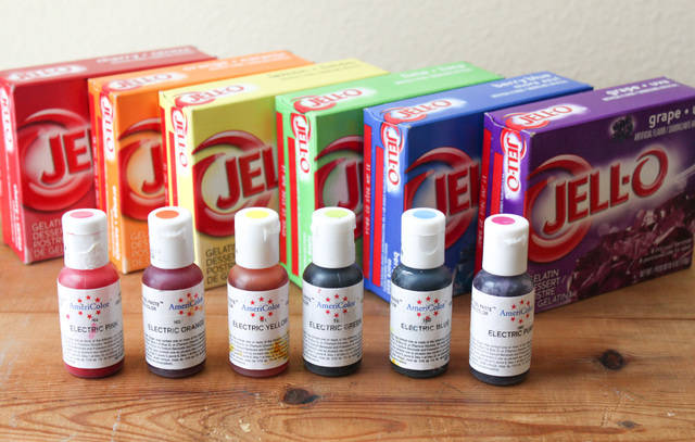 1447394827 thechic jello packets and gel paste colors