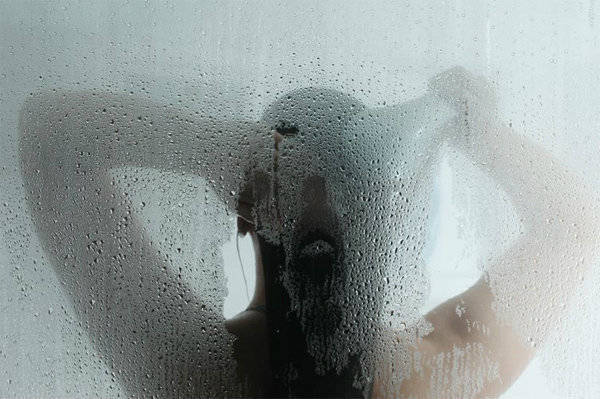 1447398593 hot shower