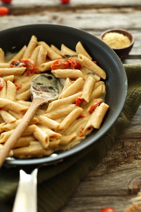 1520146936 creamy garlic pasta with roasted tomatoes minimalist baker
