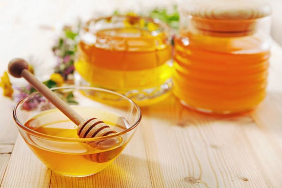 1520406710 honey recipes reg flip jpg