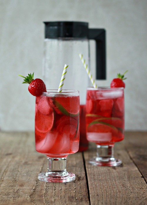 1520571719 strawberry lime sangria