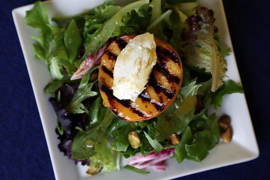 1520921636 grilled peach salad goat cheese