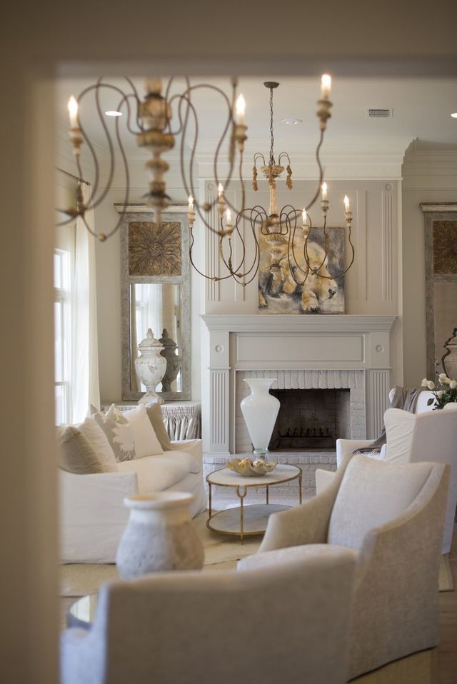 1521524870 66694922af5f7c8ee301c6e8c5550c29  living room chandeliers shades of white