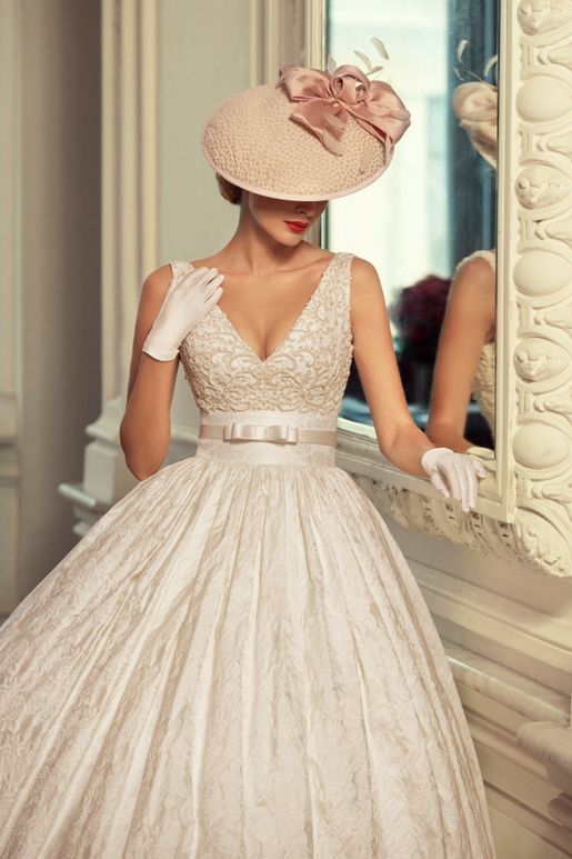 1521701320 fabulous wedding hats for bride 3