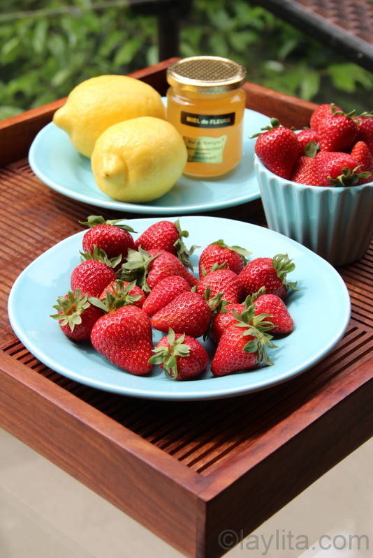 1448180868 strawberry lemonade recipe 4