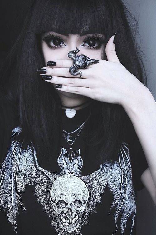 1448189683 stylish black hair11