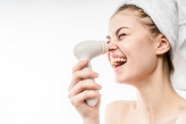 1522100142 7 natural ways to get rid of oily nose2