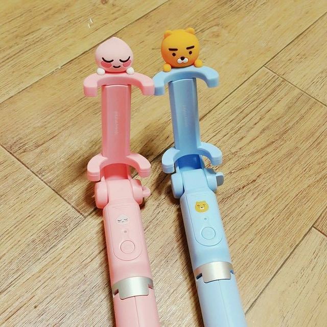 1522370135 kakao frienda ryan apeach   selfie stick 1521708408 2b921434