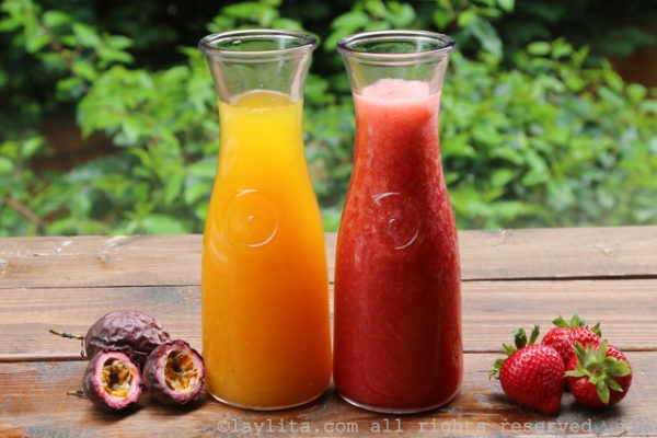 1522372287 6 strawberry and passion fruit juices for popsicles or paletas 600x400