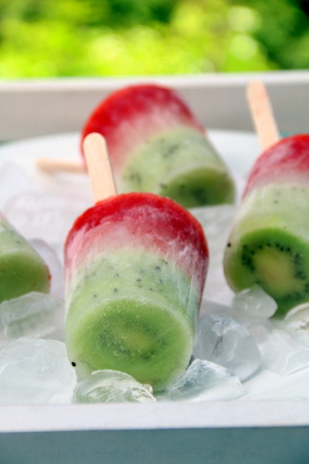 1522384176 fruity paletas made with kiwi lime and strawberry 433x650