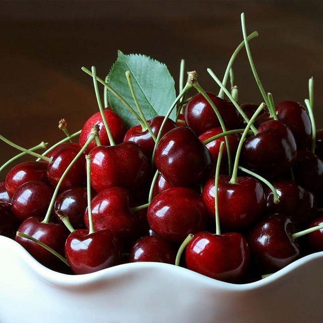 1522641361 dark sweet cherries 4