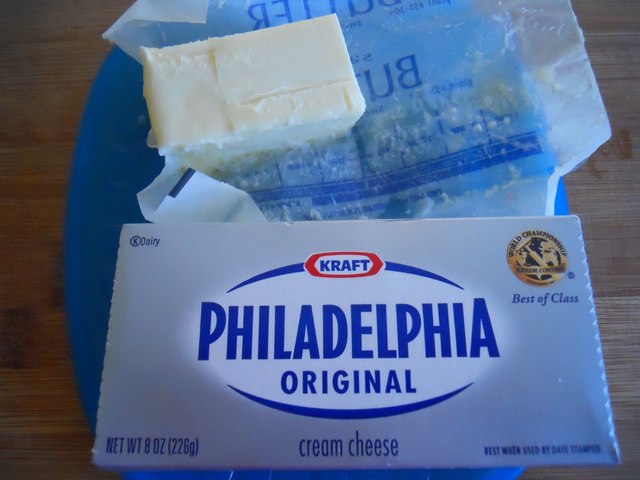 1523345274 oz of cream cheese block 272577