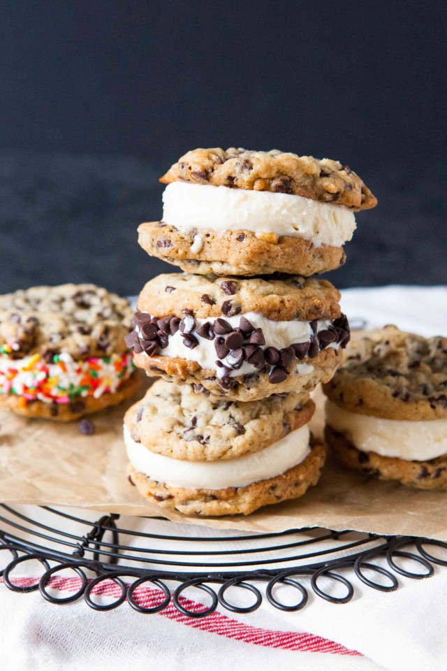 1523890704 how to make ice cream cookie sandwiches 16