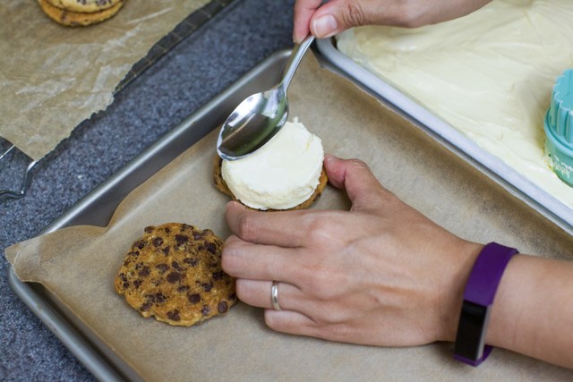 1523895996 how to make ice cream cookie sandwiches 11