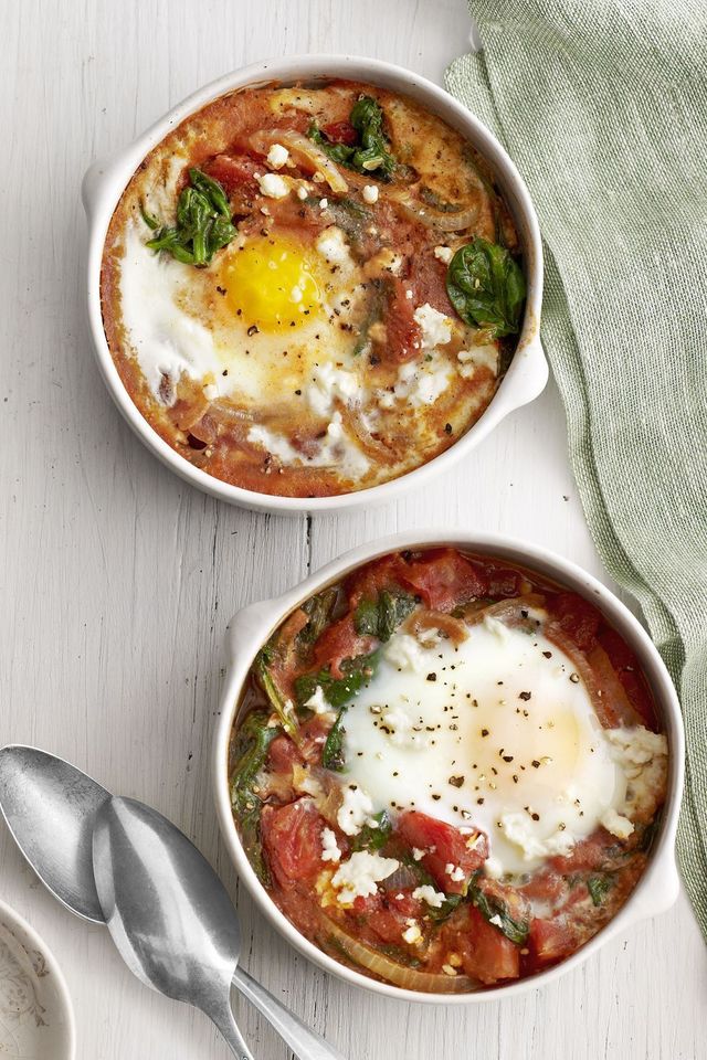 1524032394 baked eggs spinach tomato 1523904661