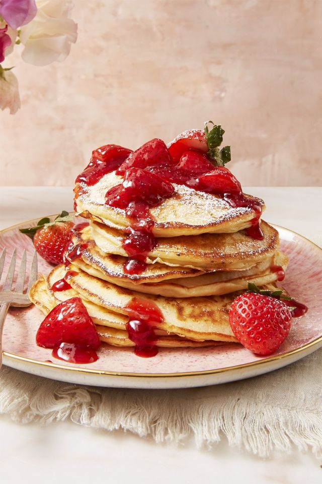 1524032645 1491853936 mike garten strawberry cheesecake flapjacks 0517