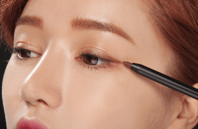 1524466642 2 20steps 20 203 20minutes 20to 20korean style 20soft 20eyeliner 20for 20the 20office 20b2
