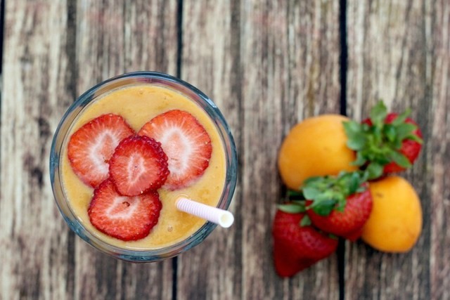1525430031 summertime strawberry apricot smoothie 5