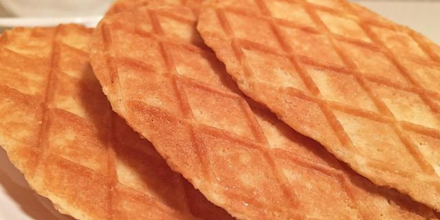 1526971951 trader joes belgian butter waffle cookies and coffee 1280x640