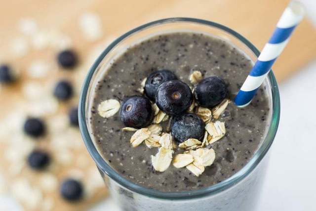 1527532467 blueberry oatmeal smoothie 3