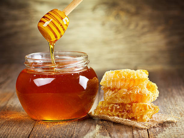 1527775398 beauty benefits of honey