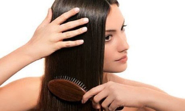 1528260511 brush hair