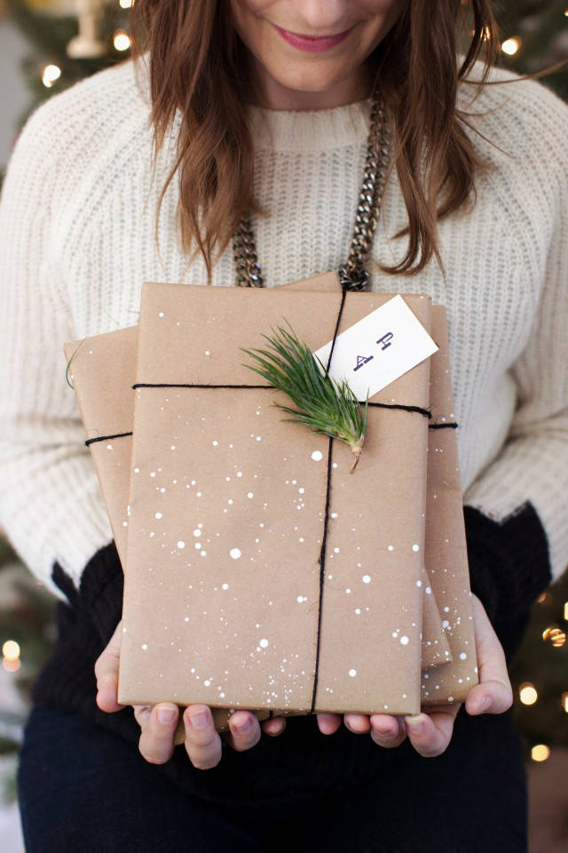 1450001649 splatter brown paper