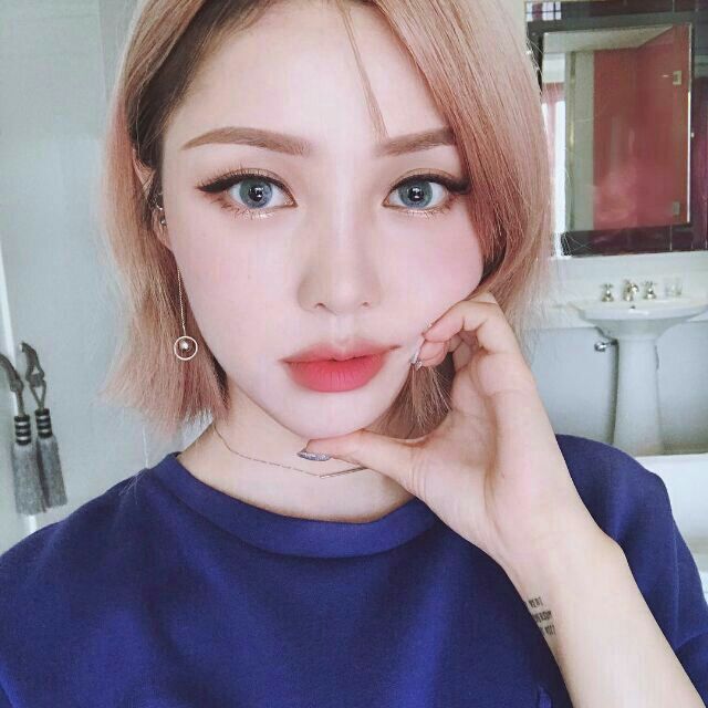 คอนแทคเลนส์ตาฝรั่ง, คอนแทคเลนส์ สี, คอนแทคเลนส์ สี น้ำตาล, คอนแทคเลนส์ สี ฟ้า, คอนแทคเลนส์ สี เขียว บิ๊กอาย, ตาโต, ลายคอนแทคเลนส์, ลายบิ๊กอาย
