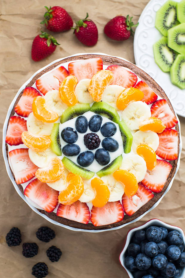 1450087248 brownie fruit pizza reicpe2