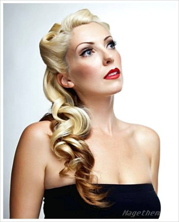 1450091936 pin up hairstyles for long hair with bandana