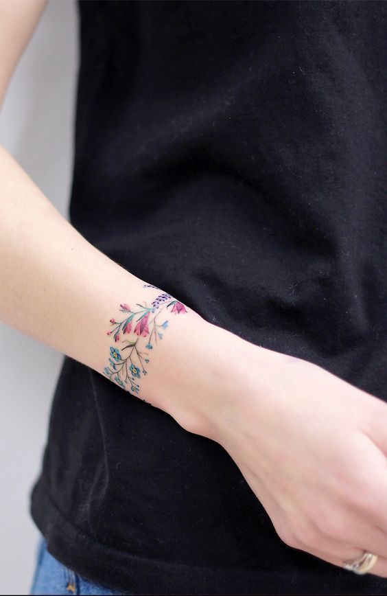 Album] สวยติดทนนาน ไอเดียรอยสัก Floral Wrist Tattoos กำไลดอกไ