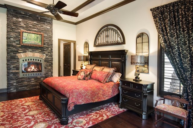 1529298158 20 sophisticated traditional bedroom interiors you wouldnt want to leave 15
