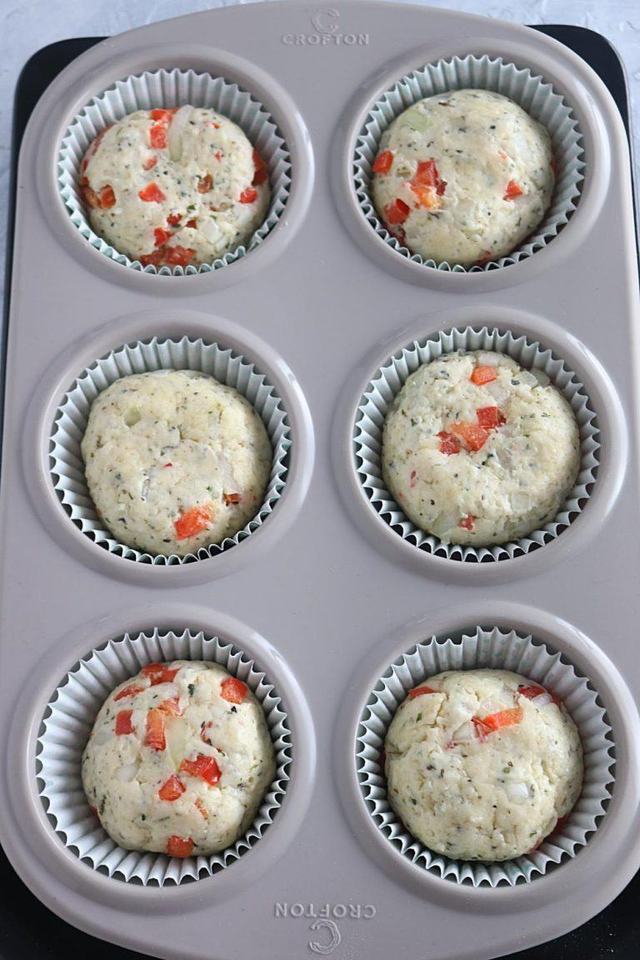 https://image.sistacafe.com/images/uploads/content_image/image/680381/1529406249-Savory-Pizza-Flavored-Muffins-18-768x1152.jpg