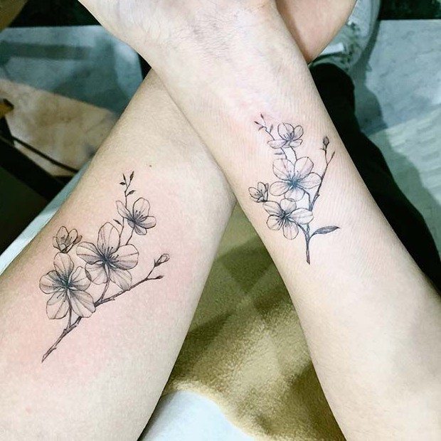 1531323411 beautiful flower tattoo idea e1530859891424