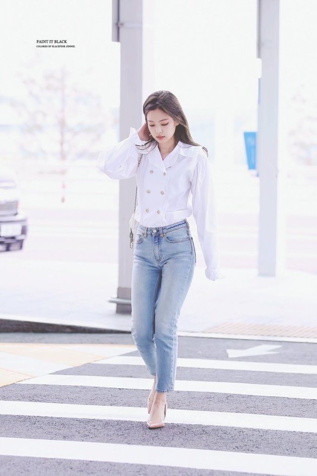 1532950328 blackpink jennie incheon airport france paris 2