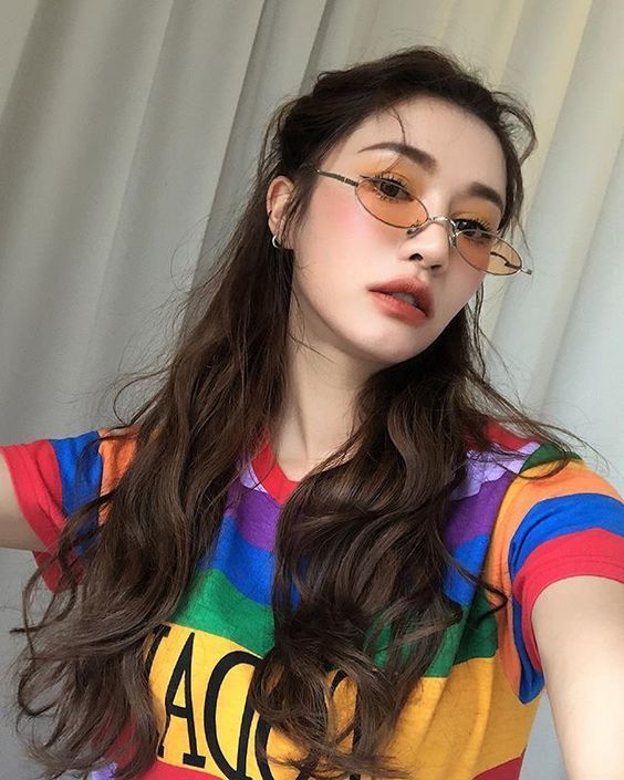 เลี่ยงไว้ดีที่สุด! แว่นตา หน้ากลมไม่สามารถใส่รอดนั่นก็คือ แว่นตาทรงเล็กๆ แบบนี้ไงล่ะ