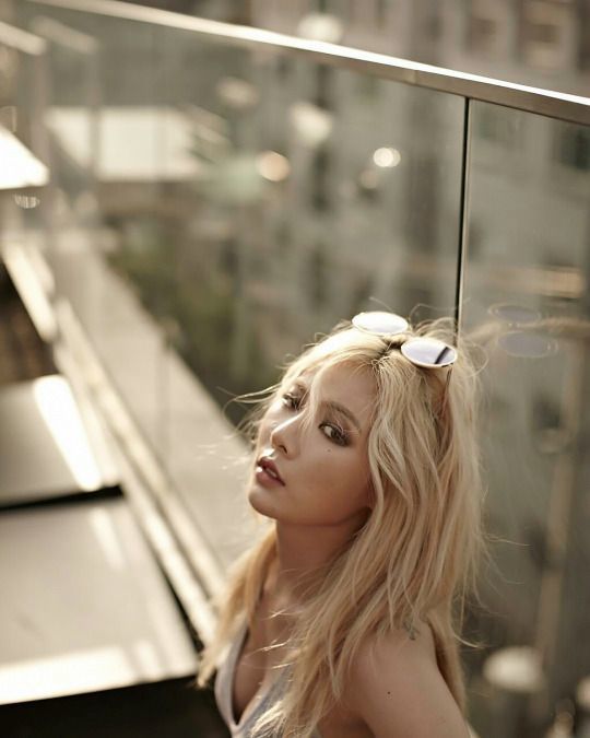 1533984154 cd856abb01a74301eaa013a8011ddfd9  blonde babies hyuna kim
