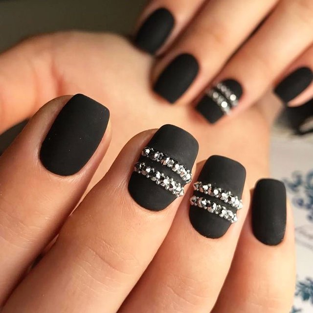 1534050554 1517260256 967 21 outstanding classy nails ideas for your ravishing look