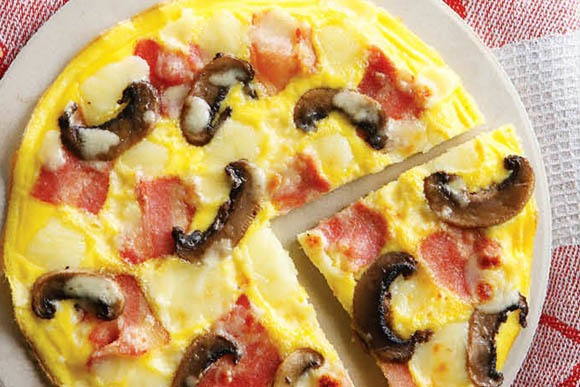 1534421977 egg crust pizza 580x387