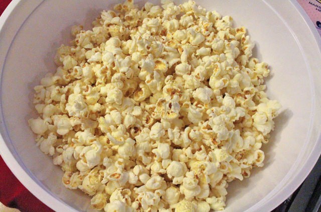1534474976 easter candy popcorn popcorn