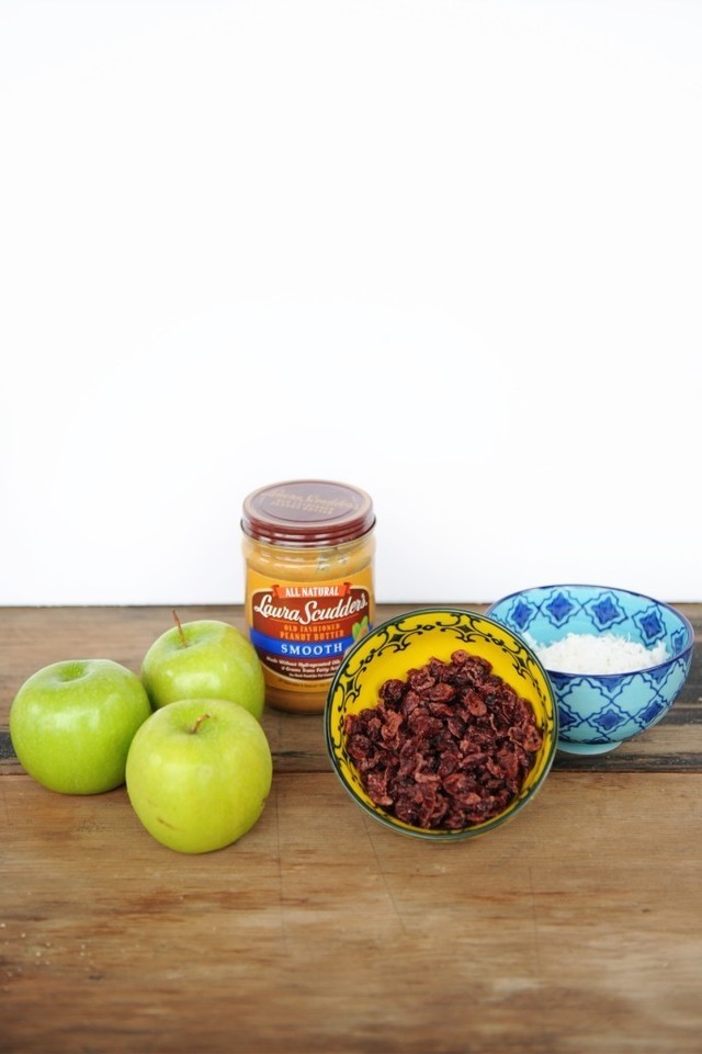 1536480724 apple nachos 3 682x1024