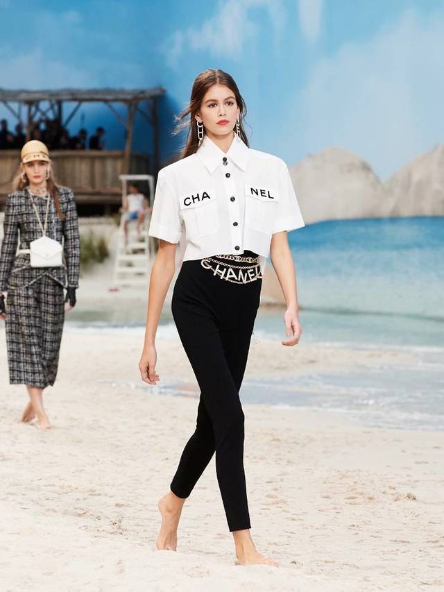 1538758316 chanel runway show ss19 review 269194 1538521307331 image.750x0c