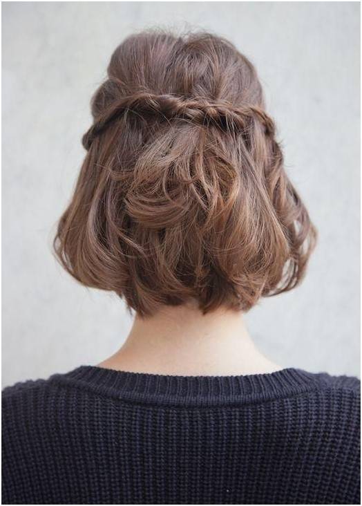 1452230221 cute half up braid hairstyle for medium short hair