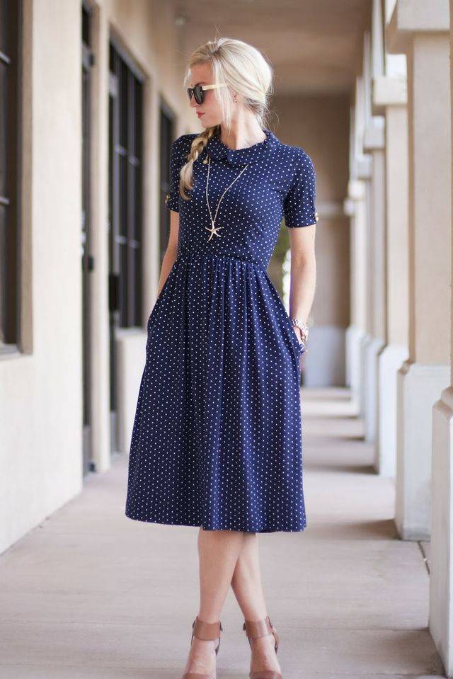 1452487904 dotted dress and nude pumps