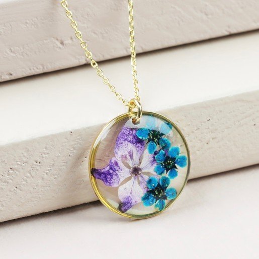 1540942992 pressed flower disc pendant necklace gold 4x3a4255 515x515