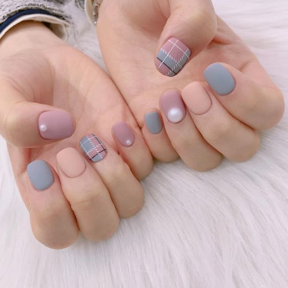 1542701306